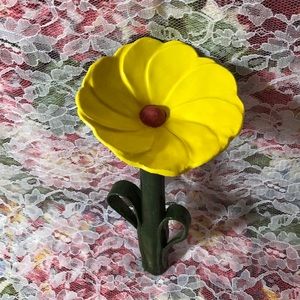MANGO TREE STUDIOS Ceramic Yellow & Red Flower On Long Green Stem 8.25” New